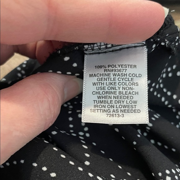 Liz Claiborne Black Short-Sleeve Top with White Dotted Floral Pattern - Picture 5 of 5